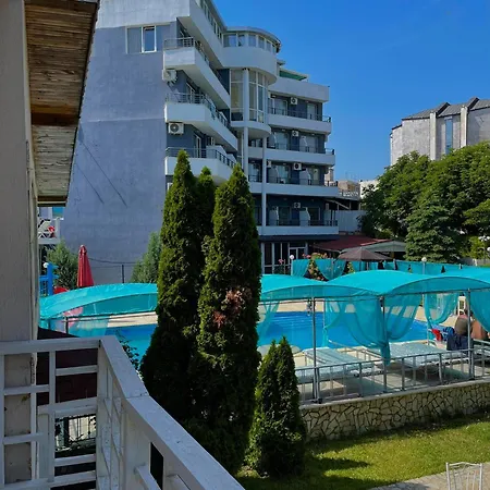 Devora 1 & Bar & Restaurant Апартаменты