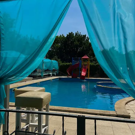 Devora 1 & Bar & Restaurant Апартаменты Варна