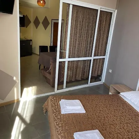 Διαμέρισμα Devora 1 & Bar & Restaurant Βάρνα