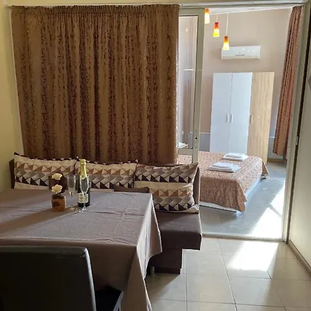Appartement Devora 1 & Bar & Restaurant *